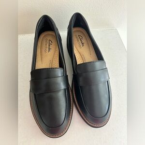 Clarks Black Leather Loafers with Brown Welt Trim (Style: Sharon Gracie)